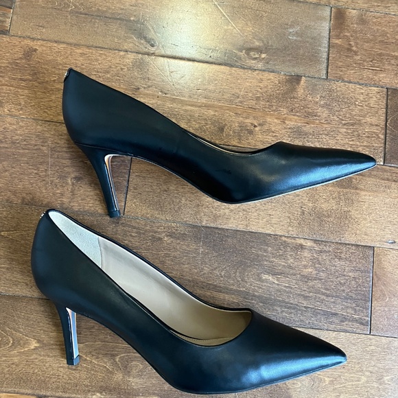 Sam Edelman Vienna Pumps - Picture 4 of 8